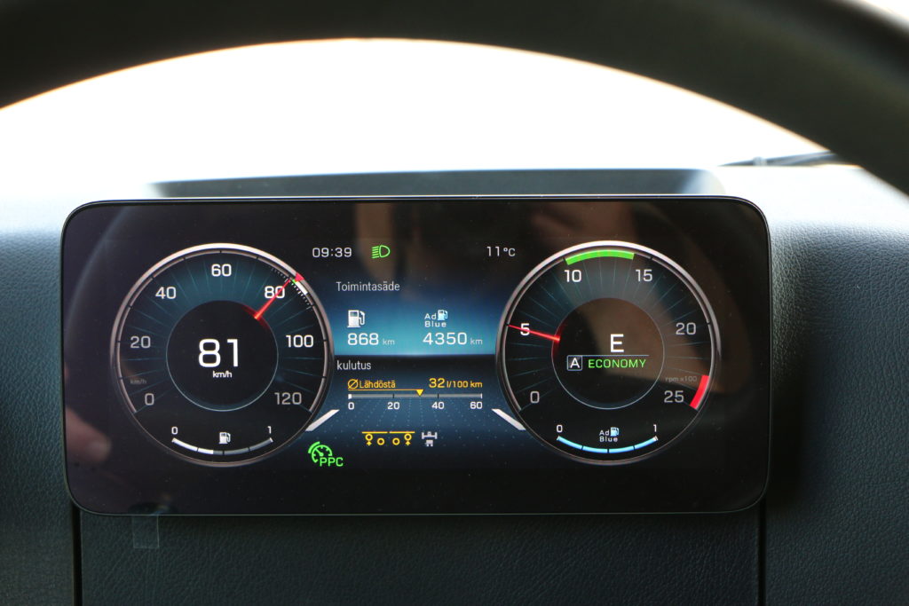 Mercedes-Benz Actros Multimedia Cockpit