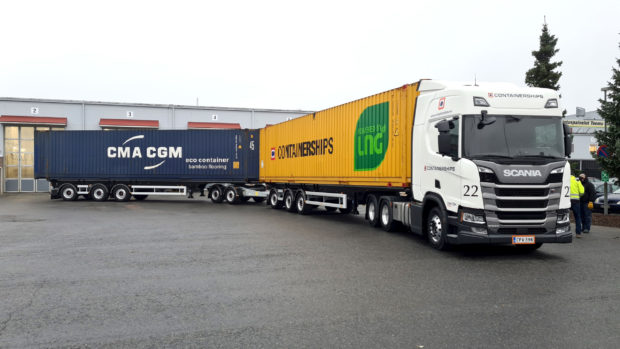 Containershipsin Scania HCT-yhdistelmä