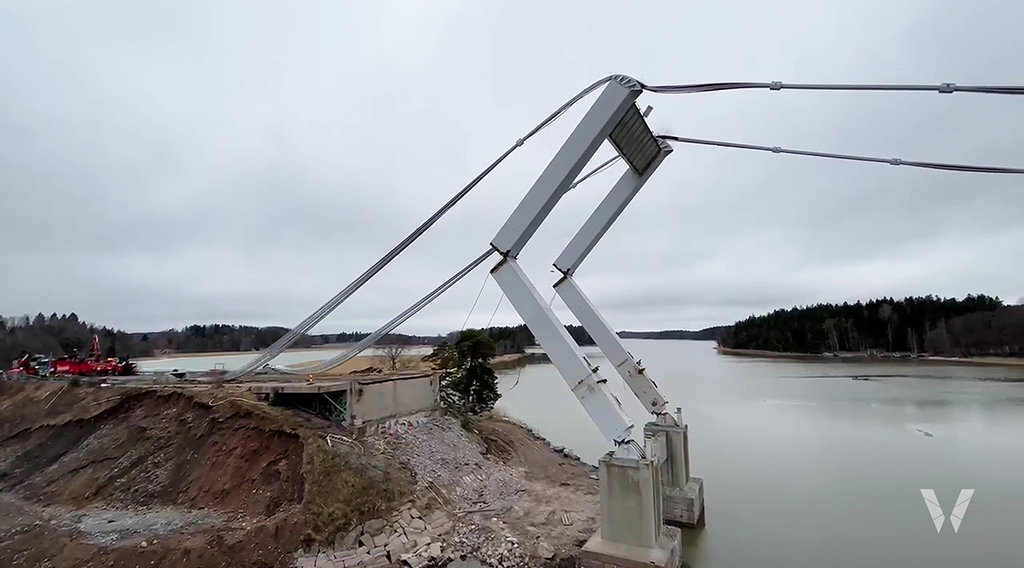 Kirjalansalmen vanhan sillan purkaminen.