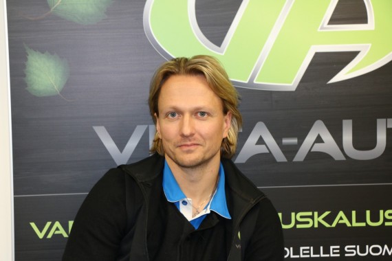 Heikki Riipisen johdolla Vihta-Auto Oy hoitaa myös Iveco-alkuperäisvaraosien logistiikan.