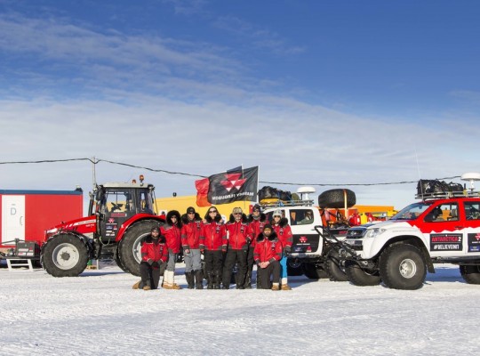 Antarctica2-traktoriretkikunta
